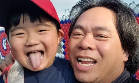 Giữa nước Mỹ hiện đại - Trần Ryan kể chuyện bằng những lát cắt đời thường