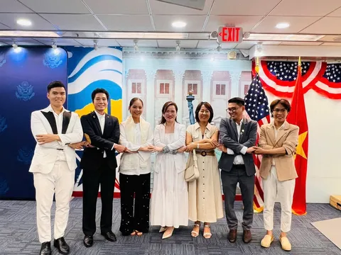 Lê Hồng Ân nhà sáng lập Trung tâm Xúc tiến Thương mại ASEAN cùng dấu ấn 250 năm Quốc khánh Hoa Kỳ