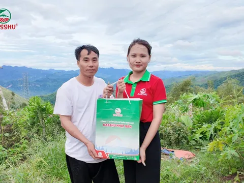 DASSHU trao tặng Z1000 GOLD, đồng hành cùng nông dân vùng cao Sơn La phát triển trồng trọt bền vững 