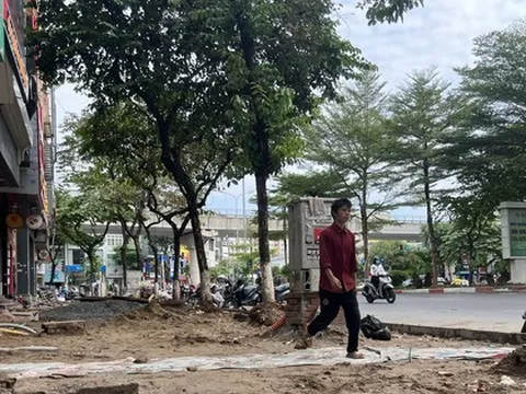 Dịp cuối năm, vỉa hè Thủ đô lại ngổn ngang công trường xây dựng
