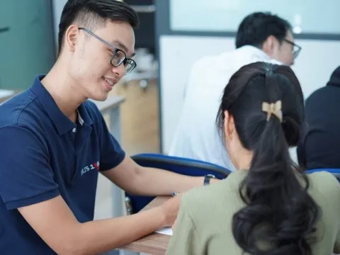 Tiến bộ mỗi ngày với platform tự học của IELTS 1984