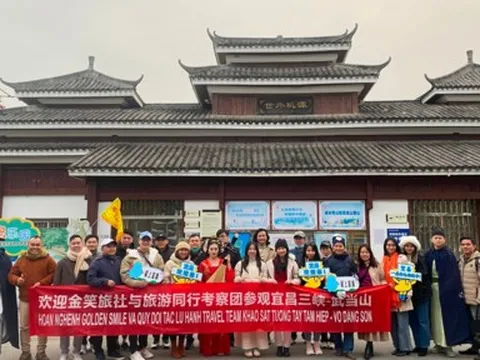 Golden Smile Travel tổ chức Famtrip khảo sát tuyến tour Trung Quốc - Tương Tây Tam Hiệp đầu năm mới 2024