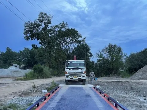 Khi ngân hàng rao bán cái cân, thùng rượu, nhà... tang lễ