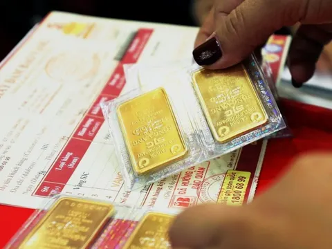 Vàng miếng SJC bất ngờ giảm nửa triệu đồng mỗi lượng