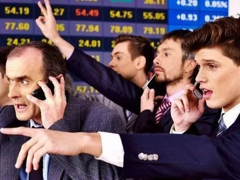 Một mã chứng khoán bất ngờ được tự doanh CTCK mua ròng đột biến hàng trăm tỷ trong phiên 24/7
