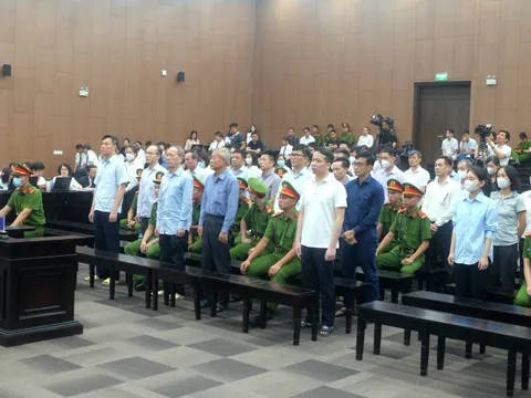 Bị hại trong vụ ROS: Người đề nghị ông Trịnh Văn Quyết mua lại cổ phiếu, người xin cho bị cáo sớm về giải quyết hậu quả