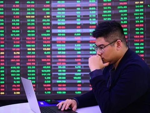 Lăng kính chứng khoán 24/7: Chưa vội bắt đáy sớm