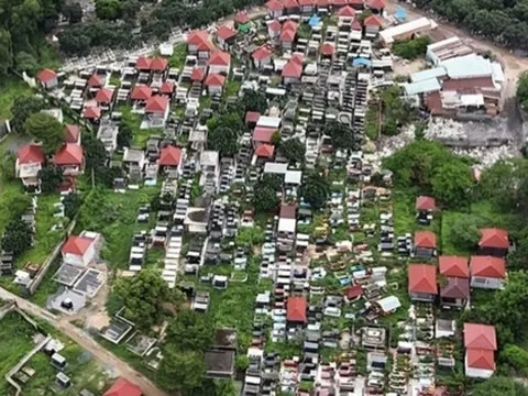 Nghĩa trang tự phát 'mọc' giữa thành phố ở Đồng Nai