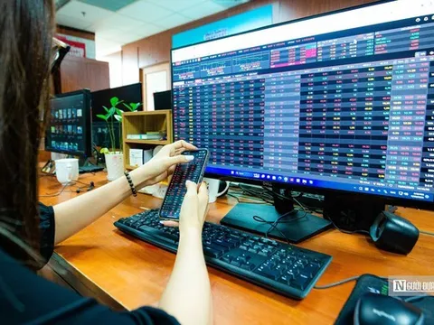 Lăng kính chứng khoán 25/7: Cần thêm những dấu hiệu rõ ràng của thị trường