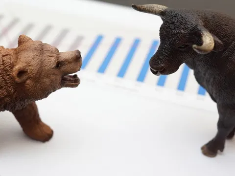 Góc nhìn CTCK: VN-Index có thể "xây nền" tại khu vực 1.230, nhà đầu tư cẩn trọng với biến động thị trường