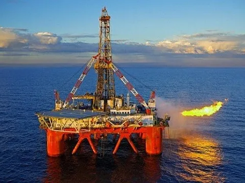 "Siêu dự án" 12 tỷ USD ngoài khơi của Việt Nam tiến thêm bước quan trọng, triển vọng nào cho cổ phiếu các "đại gia" dầu khí?