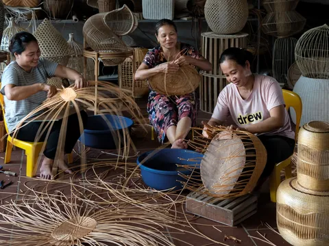 Làng nghề xưa và nay dưới góc nhìn của Nhiếp ảnh gia Chiến Vũ