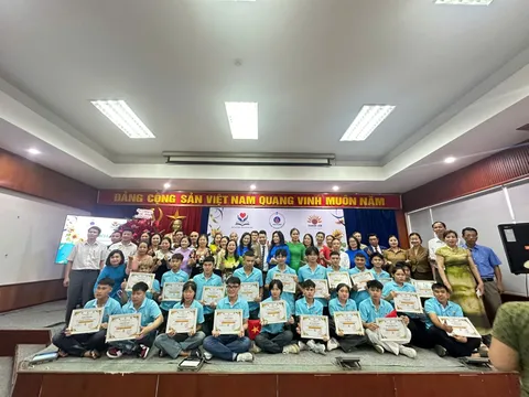 Học bổng toàn phần 100%: Học hệ cao đẳng + việc làm tại các doanh nghiệp FDI toàn quốc (Quỹ học bổng: Ươm mầm tri thức)